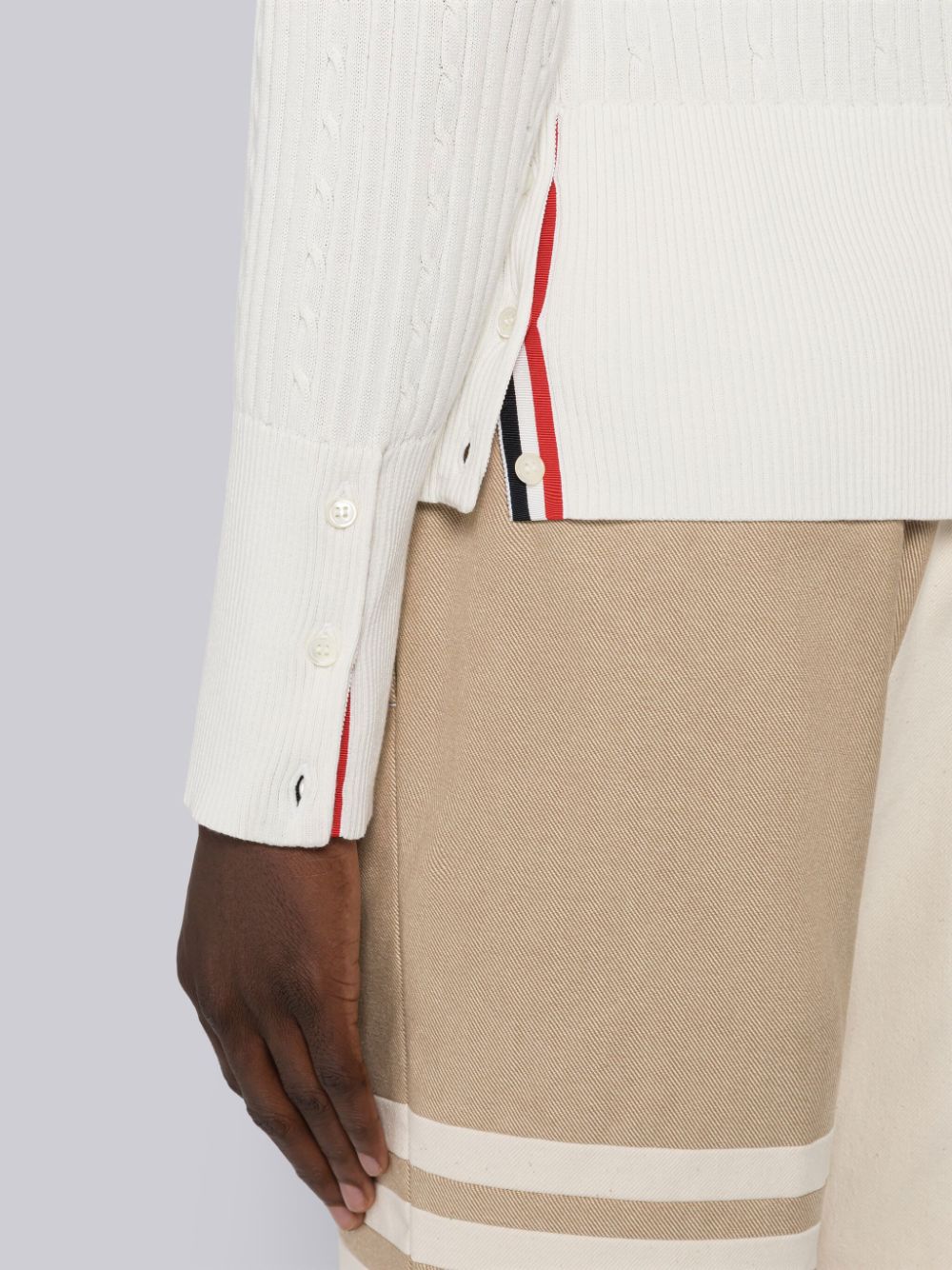 Thom Browne Baby Cable Rib Cotton 4-Bar V-Neck メンズ カーディガン 白 | WRR72V20783