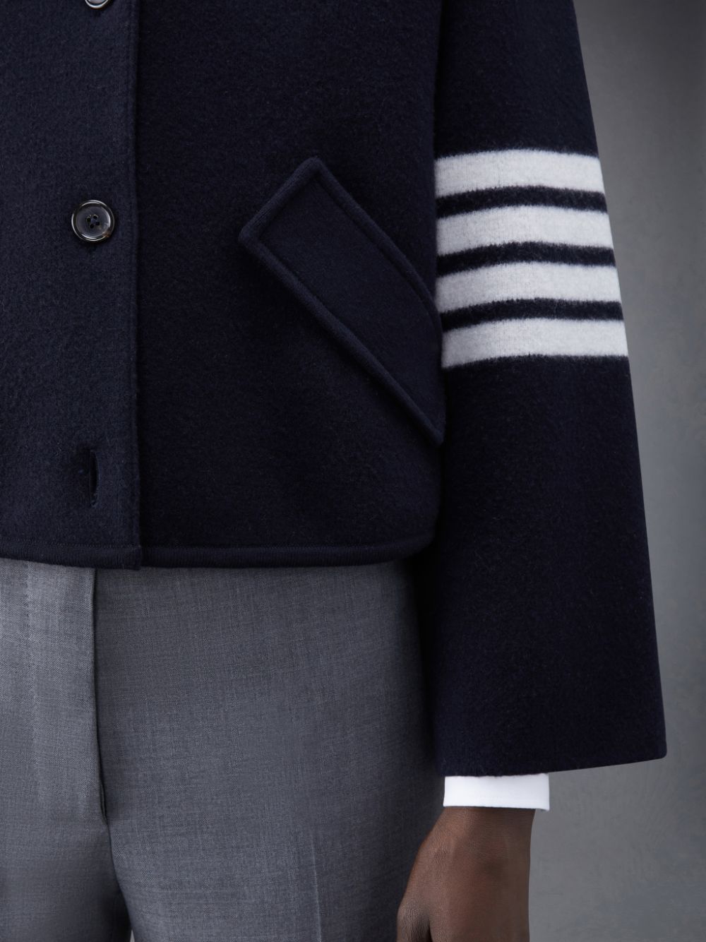 Thom Browne Boiled Wool Milano 4-Bar Cropped Car レディース コート 青 | DMW78I09029