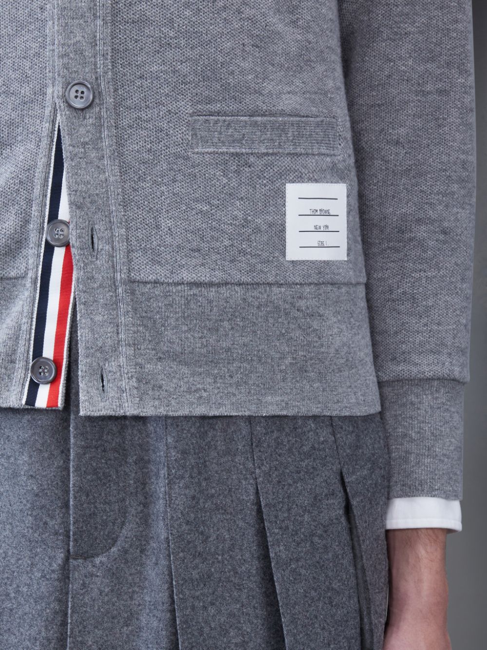 Thom Browne CASHMERE PIQUE 2003 V-NECK メンズ カーディガン グレー | TYJ47N38059