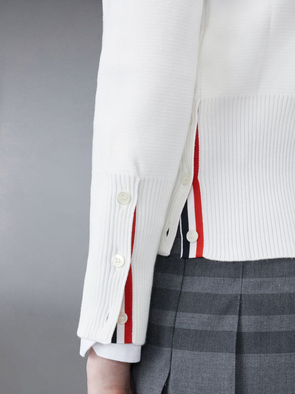 Thom Browne Cotton 4-Bar Milano Classic V-Neck レディース カーディガン 白 | WMT53C49494