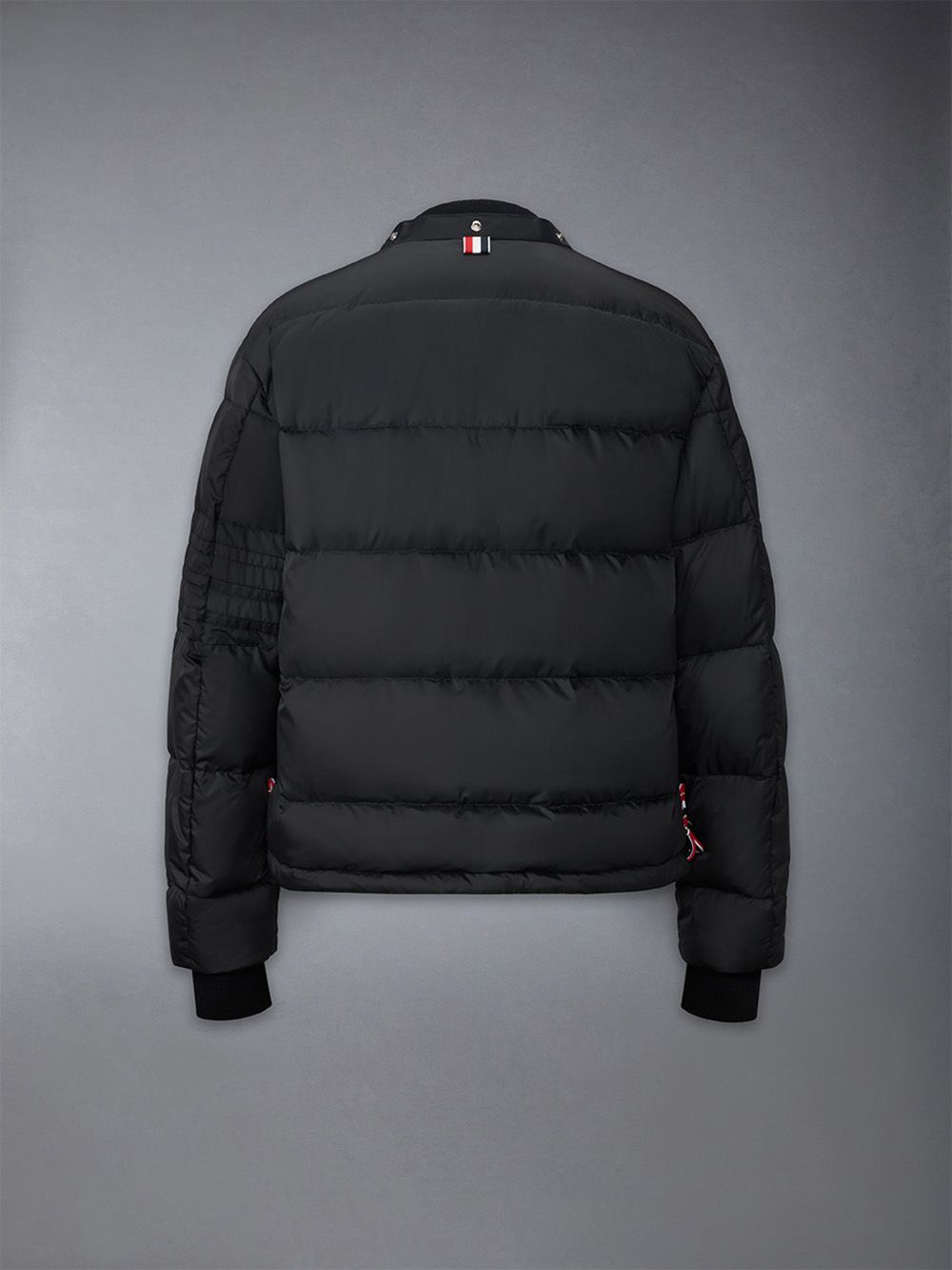 Thom Browne Downfilled 4-bar Hooded Bomber メンズ ジャケット 黒 | KPU93J16174