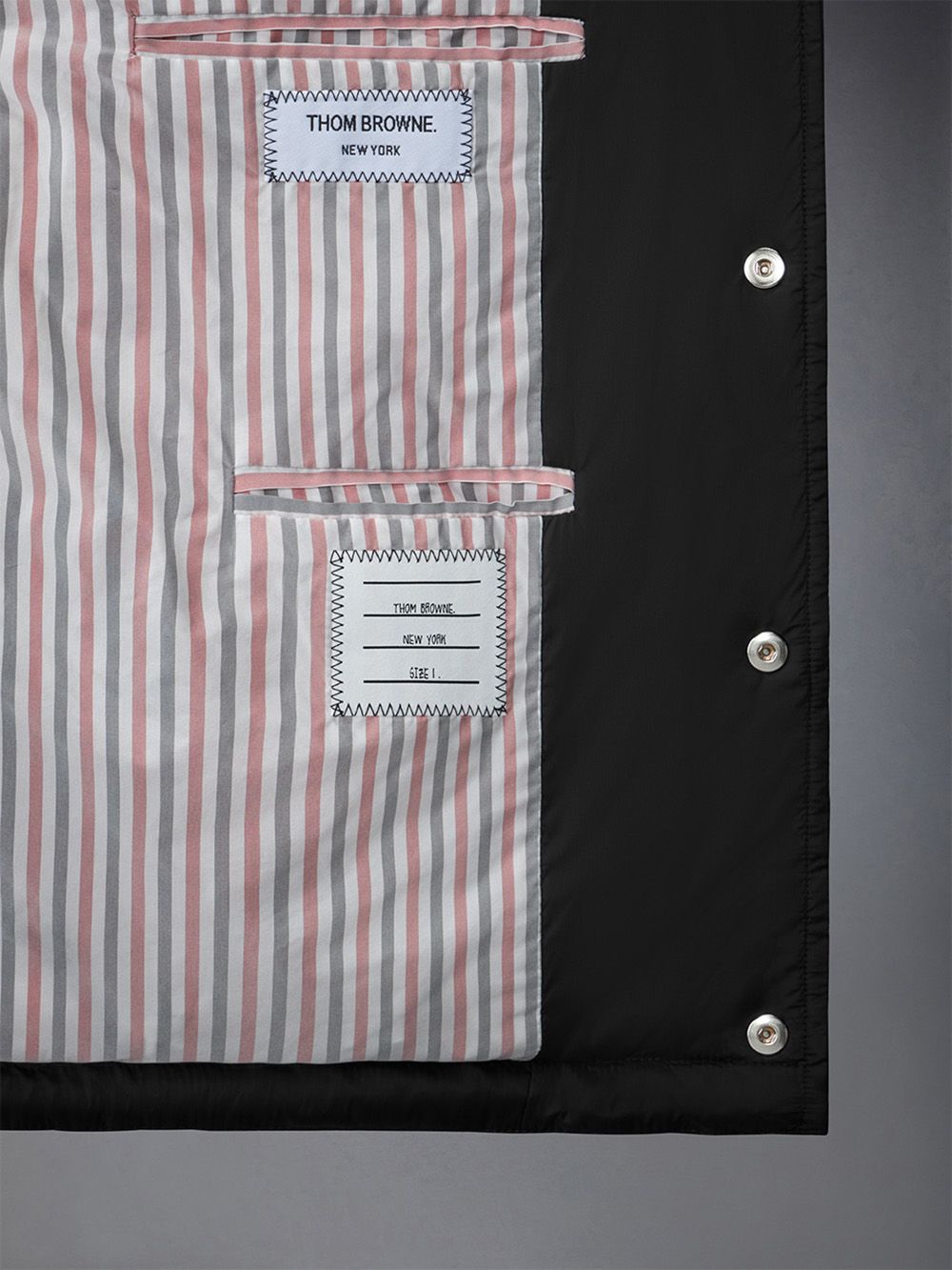 Thom Browne Downfilled 4-bar Hooded Bomber メンズ ジャケット 黒 | KPU93J16174