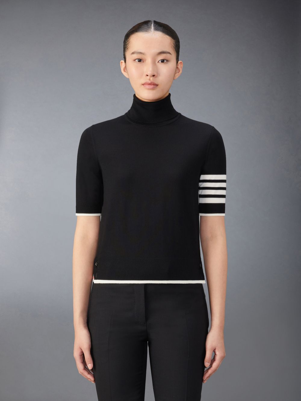 Thom Browne Fine Merino Wool 4-Bar Relaxed Fit Turtleneck レディース Tシャツ 黒 | YCC08I19777