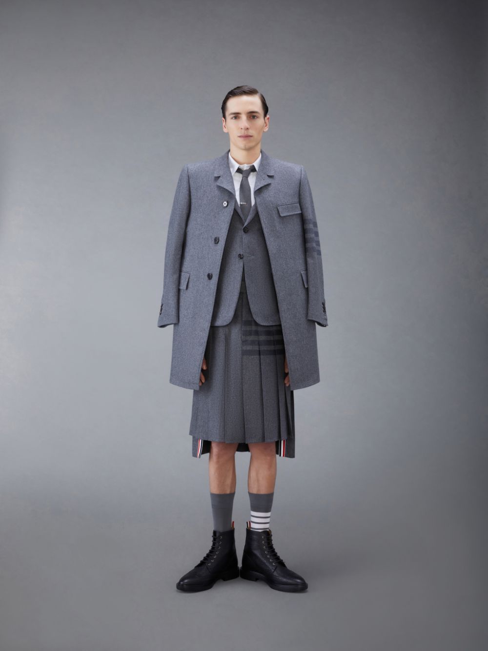 Thom Browne Flannel 4-Bar Classic Sport メンズ コート グレー | WBA24K80522