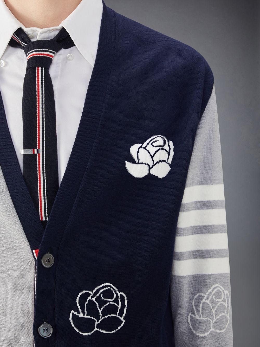 Thom Browne Funmix Cotton 4-Bar Rose and Raven メンズ カーディガン 青 | NPB10D87375