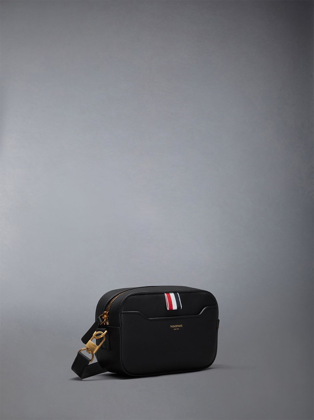 Thom Browne Horizontal Camera in Smooth Calf メンズ ツールバッグ 黒 | NSA18P73218