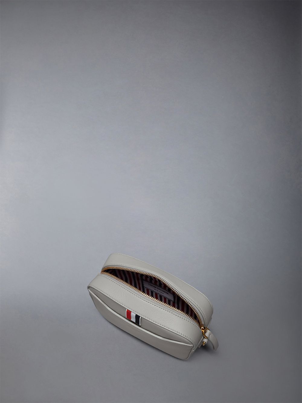 Thom Browne Horizontal Camera in Smooth Calf メンズ ツールバッグ ベージュ | MRH95E53247