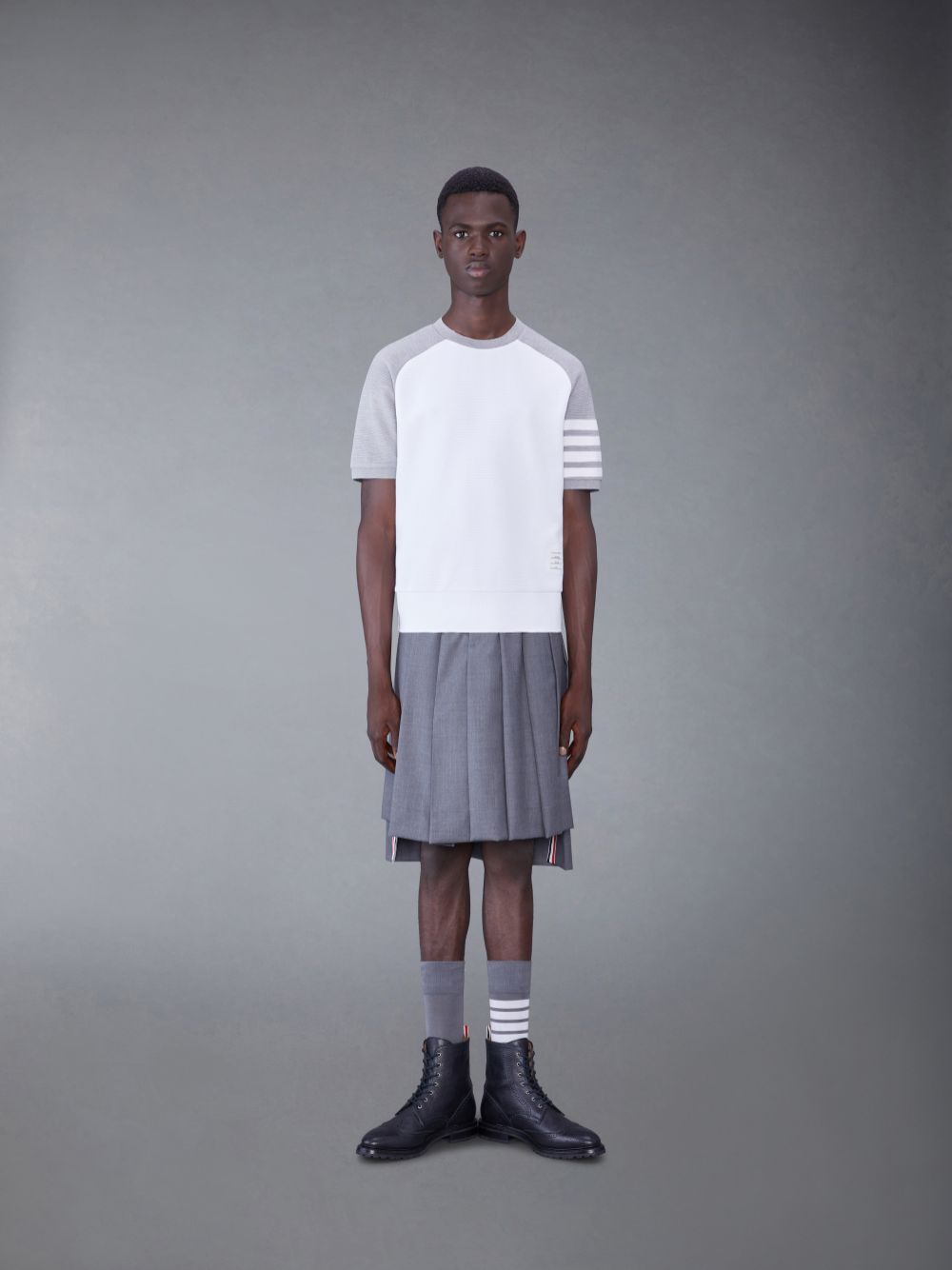 Thom Browne Light Cotton Ottoman Rib 4-Bar Saddle Short Sleeve Sweatshirt メンズ Tシャツ 白 | BHD73N38305