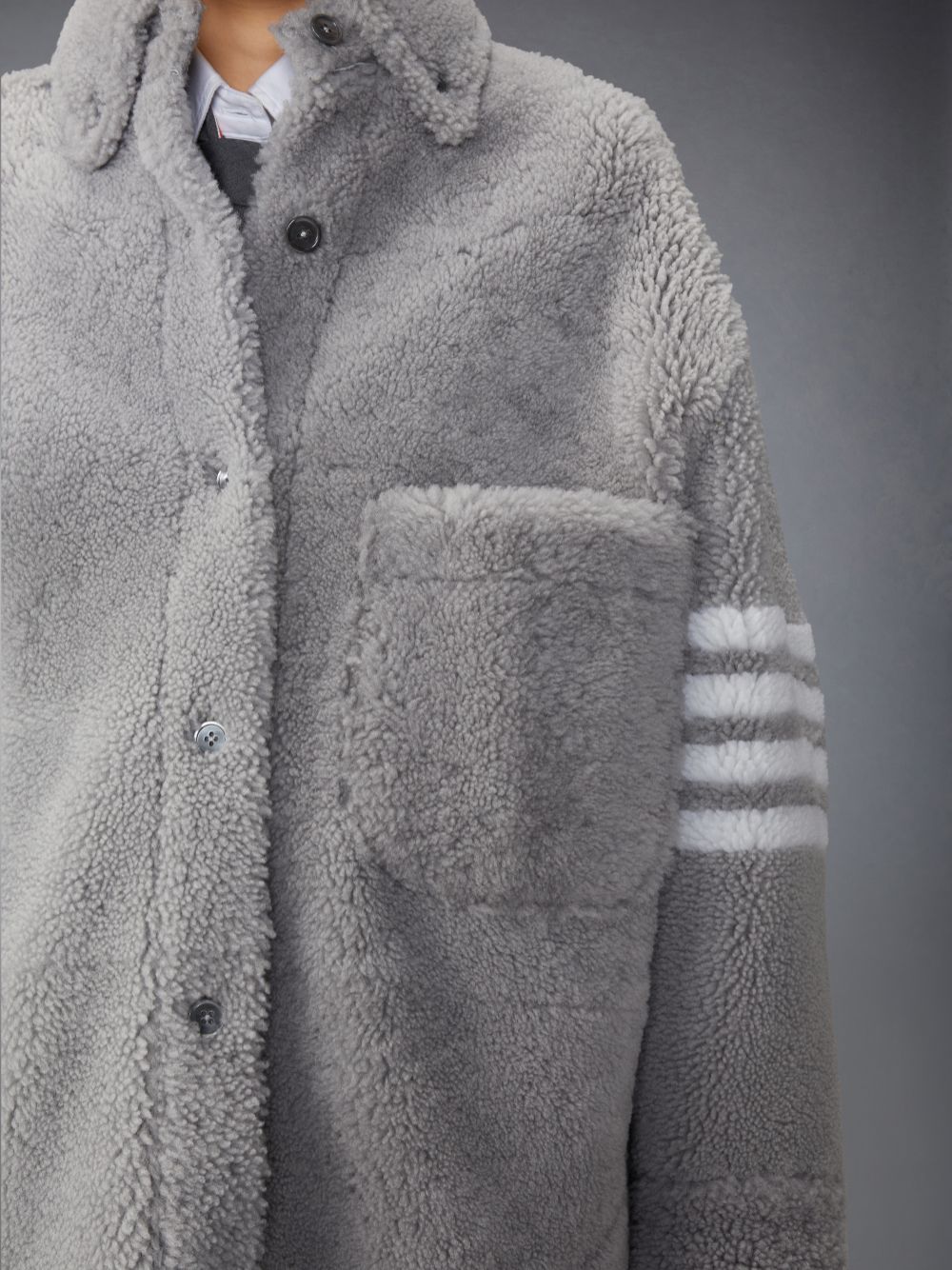 Thom Browne Medium Dyed Shearling 4-Bar Supersized Shirt レディース ジャケット グレー | UGV50Z98595