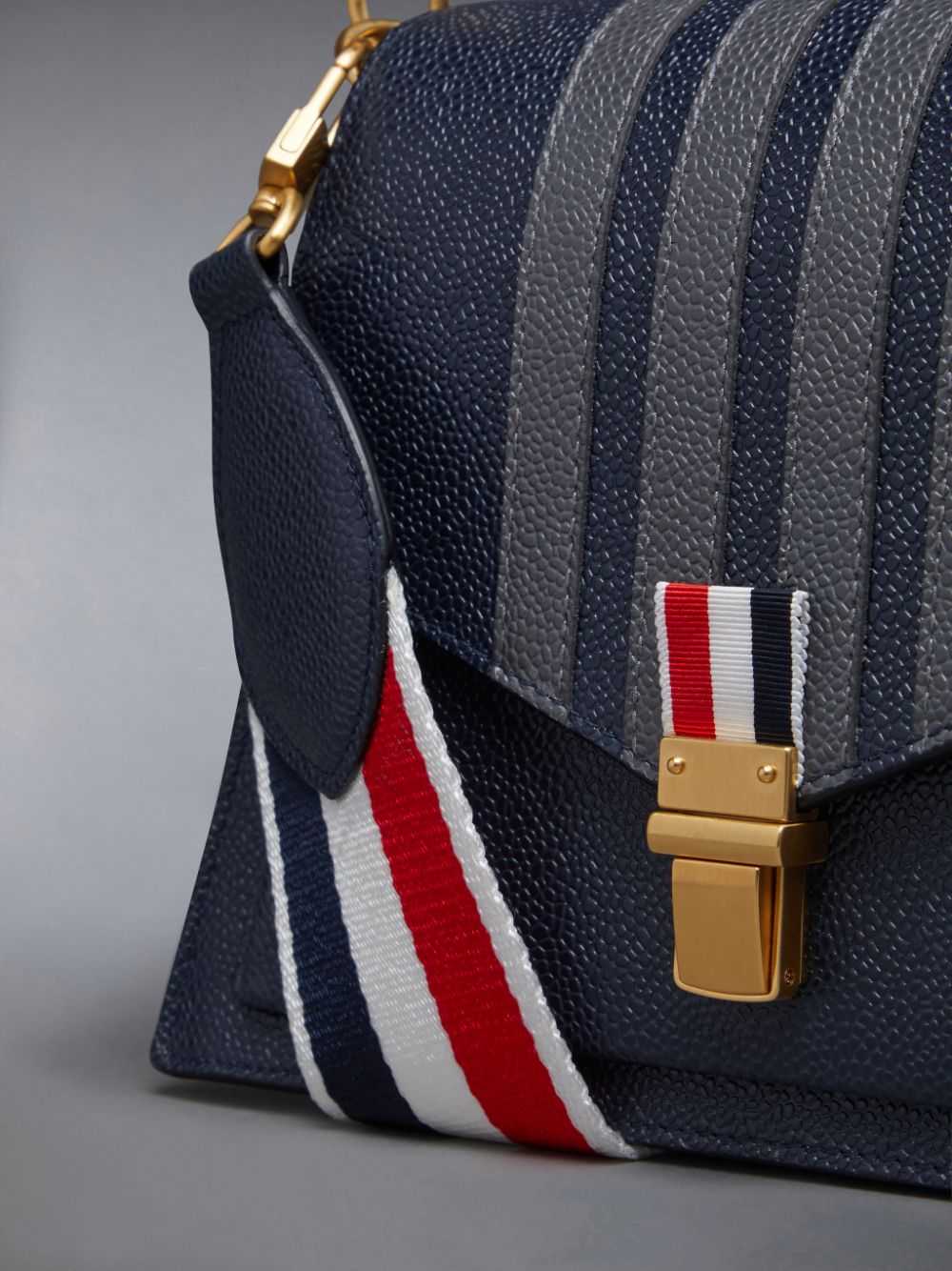 Thom Browne Pebble Grain Leather 4-Bar Trapeze レディース クラッチバッグ 青 | XDU27D61013