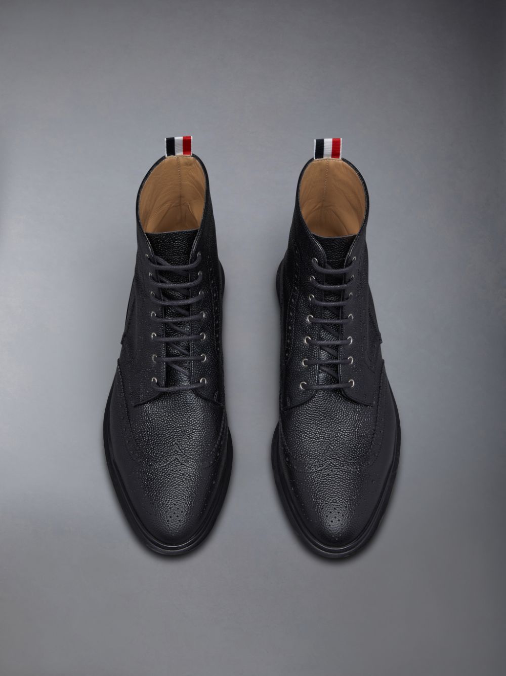 Thom Browne Pebble Grain Wingtip メンズ ブーツ 黒 | MSR96X46030