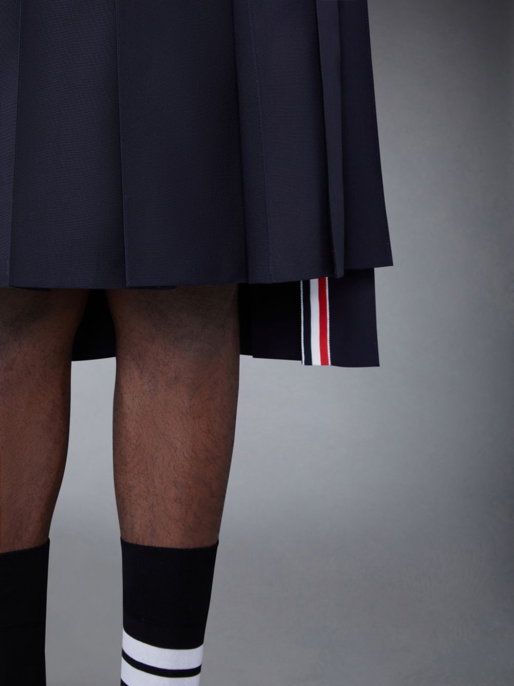 Thom Browne Plain Weave 4-Bar Knee Length Classic Pleated メンズ スカート 青 | WGR54M45166
