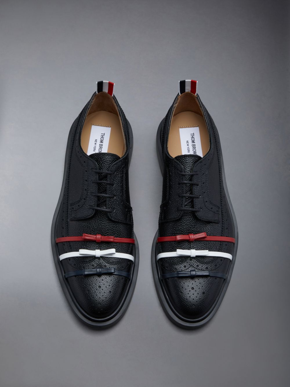 Thom Browne Rubber Sole 3-Bow Longwing レディース ブローグシューズ 黒 | MEG60A39808