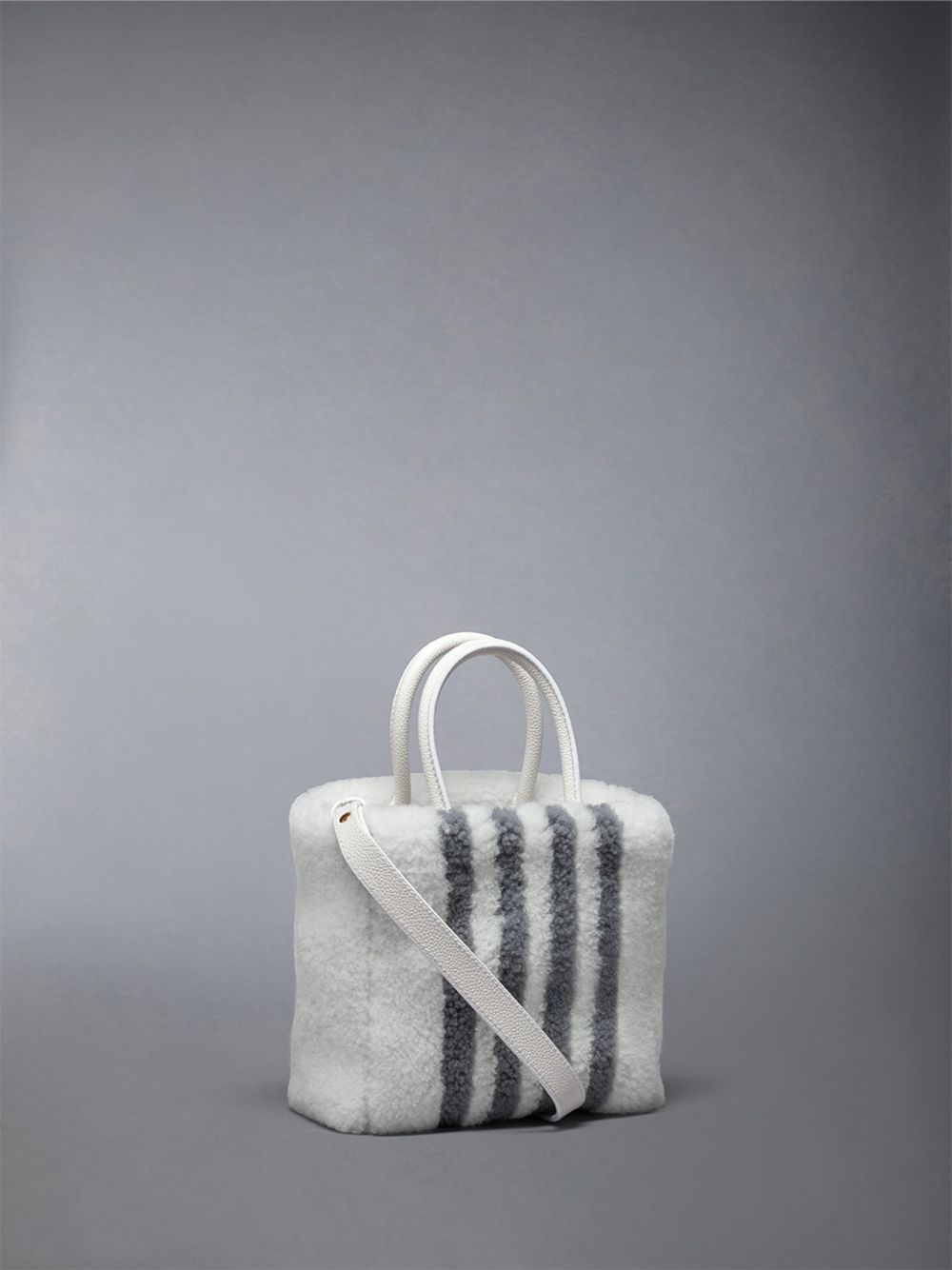 Thom Browne Small Book W/ Intarsia 4bar in Curly Merino Shearling レディース トートバッグ 白 | QRW67R84936