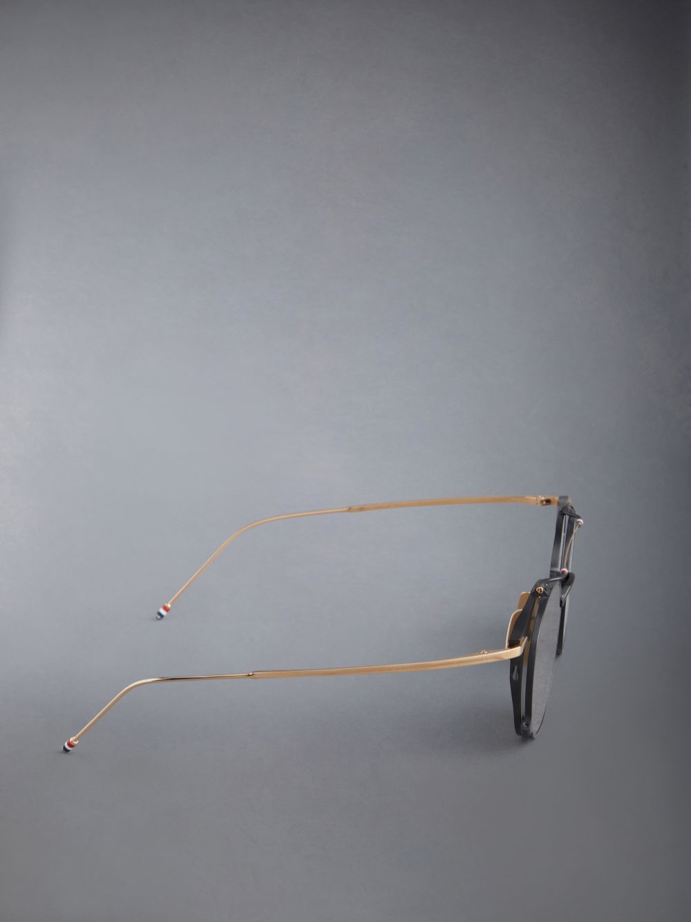 Thom Browne Titanium Round Clip On メンズ サングラス 黒 | WWJ32O14554