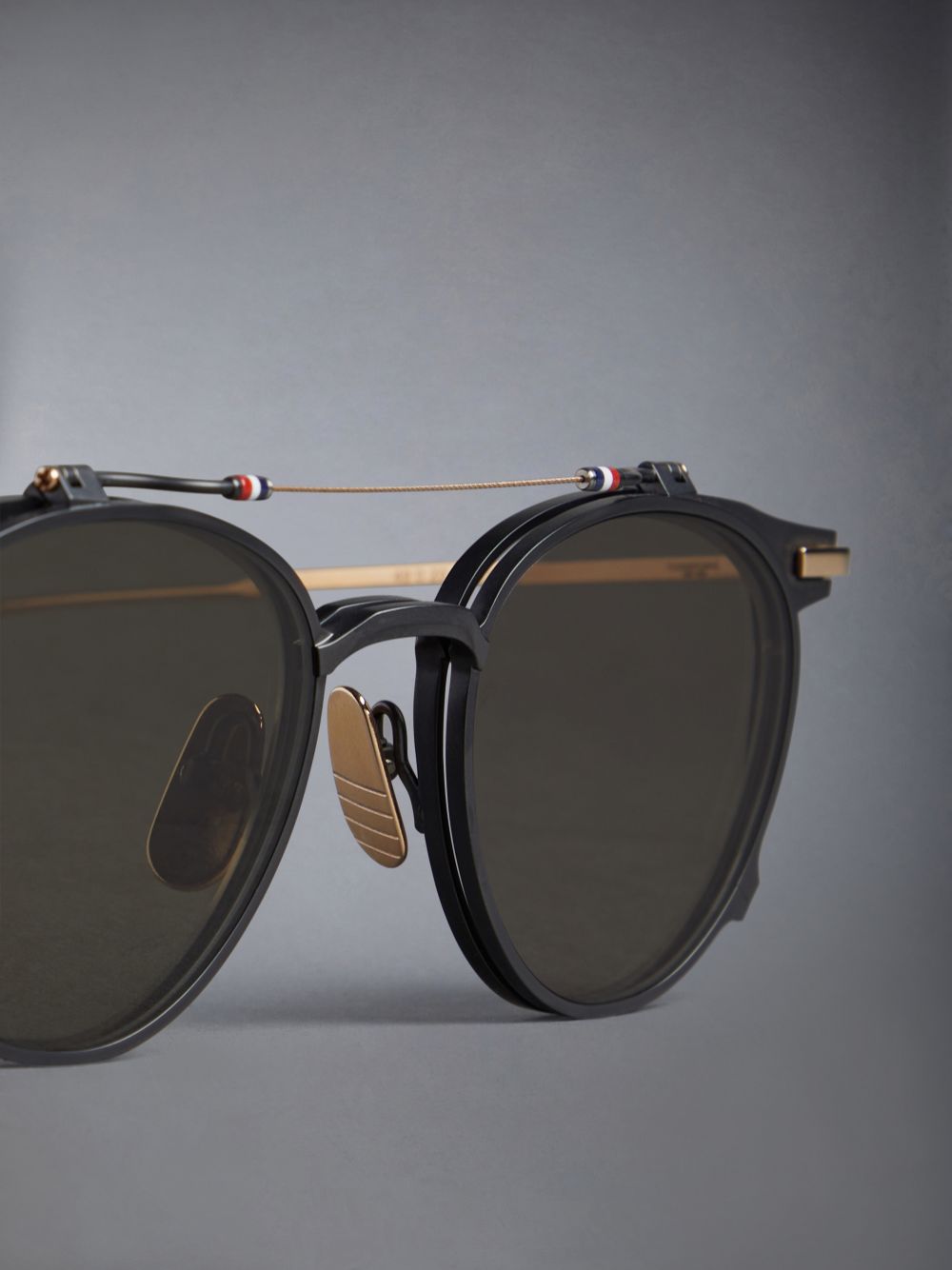 Thom Browne Titanium Round Clip On メンズ サングラス 黒 | WWJ32O14554