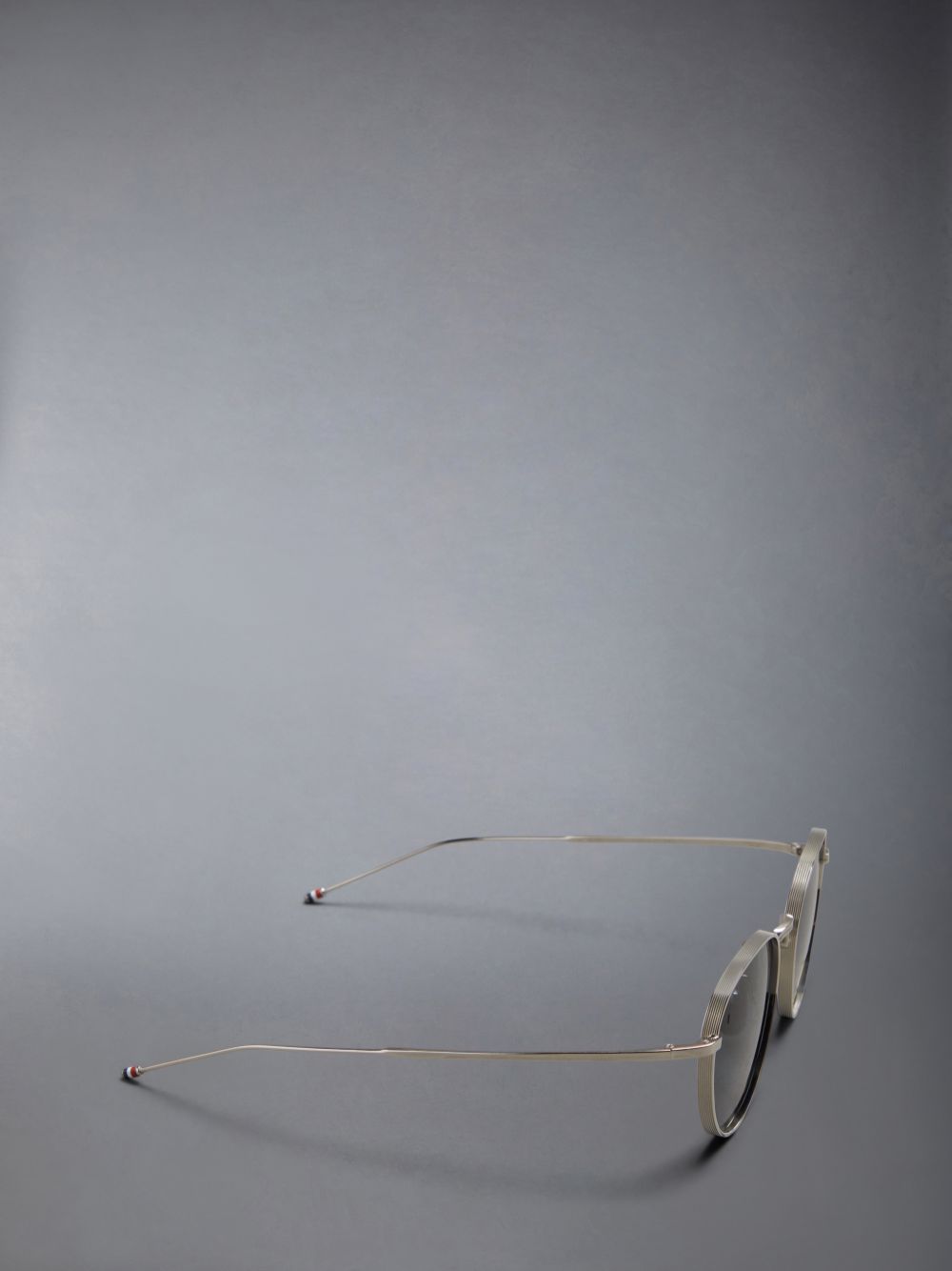 Thom Browne Titanium Round レディース サングラス シルバー | ZNB87I62573