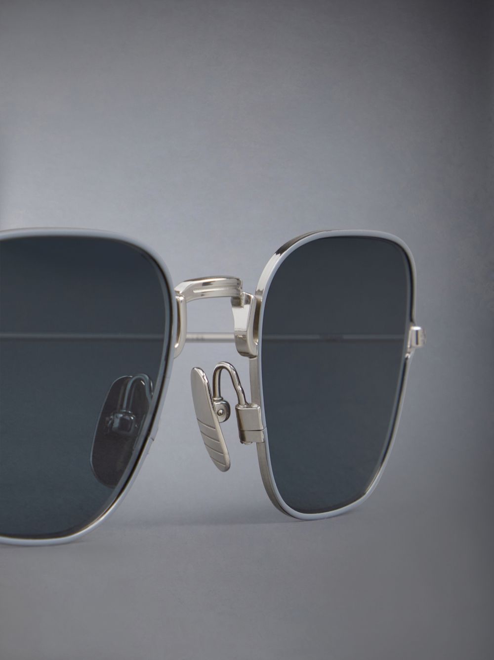 Thom Browne Titanium Square メンズ サングラス シルバー | TPW56P27706