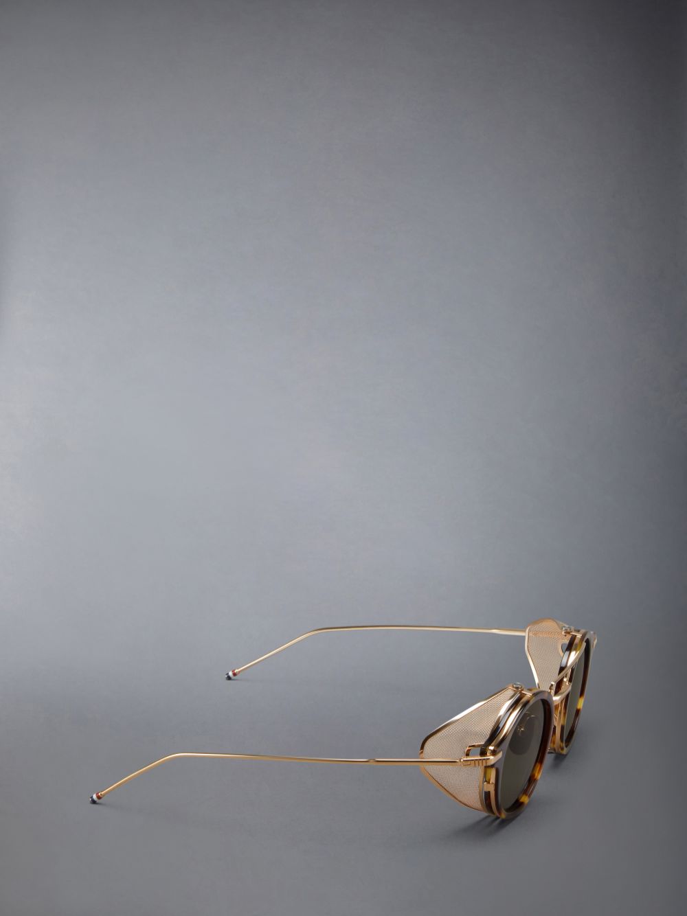 Thom Browne Tortoise Acetate And Titanium Round W/ Side Shields レディース サングラス ブラウン | GLC19X84817