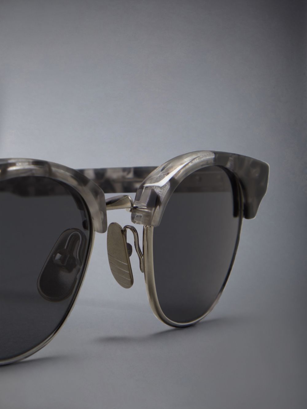 Thom Browne Tortoise Acetate And Titanium Oval レディース サングラス 緑 | LEA21J90715