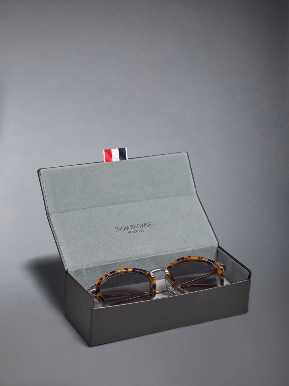 Thom Browne Tortoise Acetate And Titanium Round メンズ サングラス ブラウン | INA47C25015