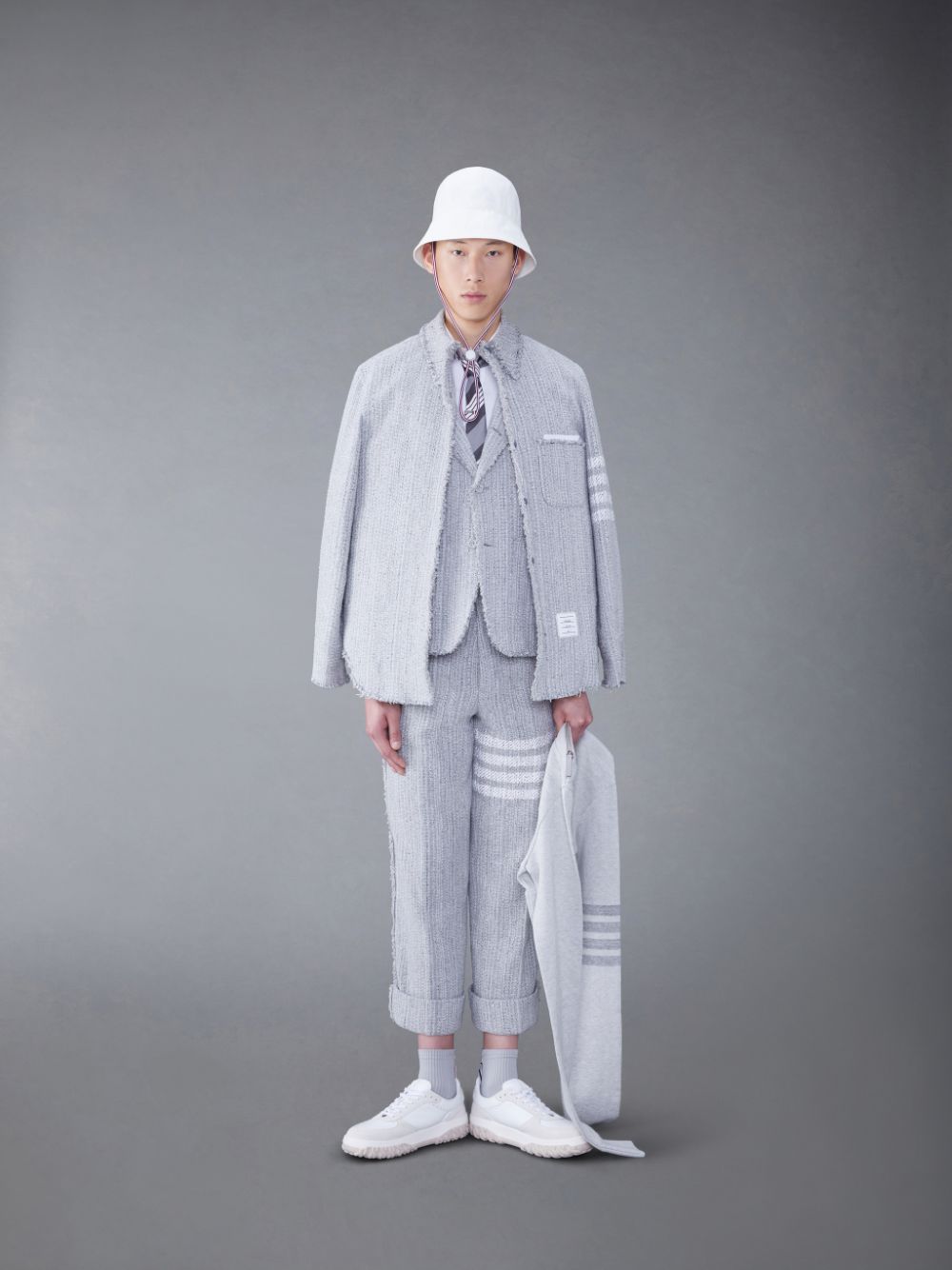 Thom Browne Tweed Fray 4-Bar Sack メンズ パンツ グレー | HMM91D42687