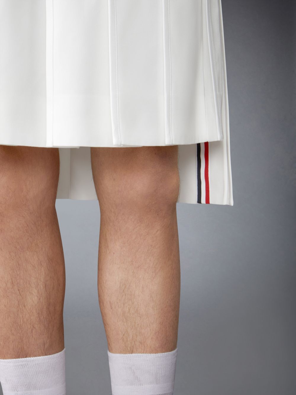 Thom Browne Typewriter Self Tipping Midi Classic Pleated メンズ スカート 白 | TTB92V71367