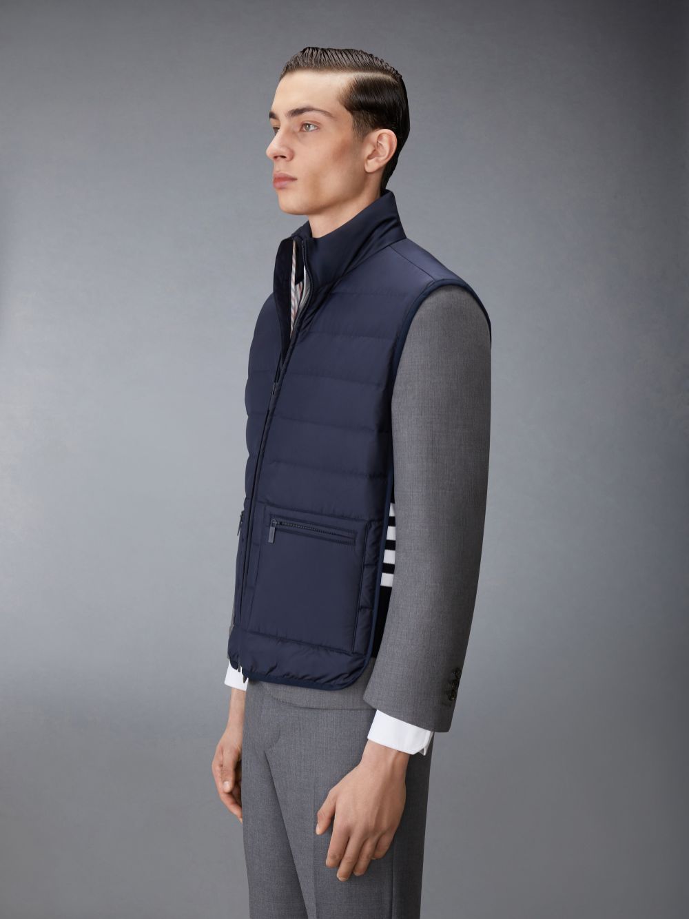 Thom Browne ULTRA LIGHT NYLON TECH FUNNEL NECK DOWN メンズ ベスト 青 | IHV10D01602