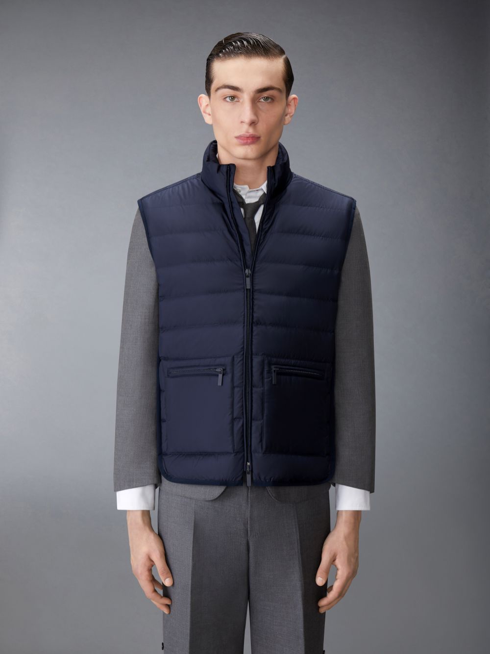 Thom Browne ULTRA LIGHT NYLON TECH FUNNEL NECK DOWN メンズ ベスト 青 | IHV10D01602