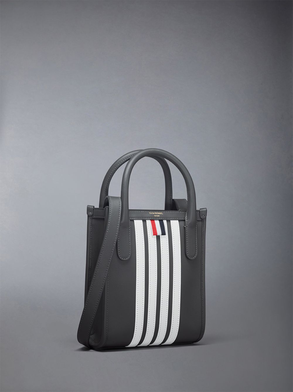 Thom Browne Vertical Mini W/ 4 Bar Stripes in Smooth Calf メンズ トートバッグ グレー | JOV61K63030
