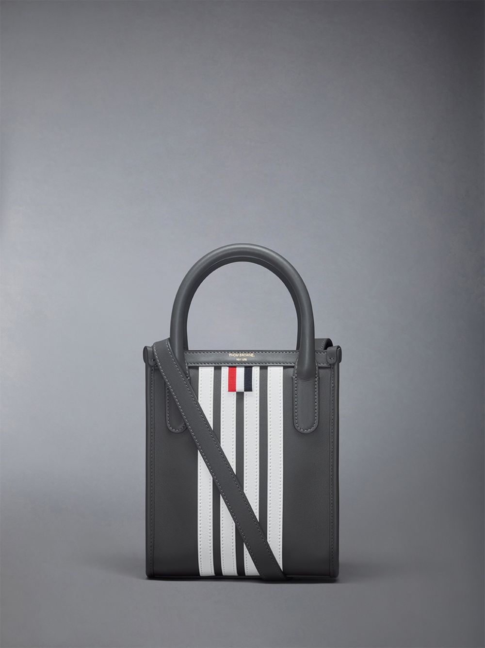 Thom Browne Vertical Mini W/ 4 Bar Stripes in Smooth Calf メンズ トートバッグ グレー | JOV61K63030
