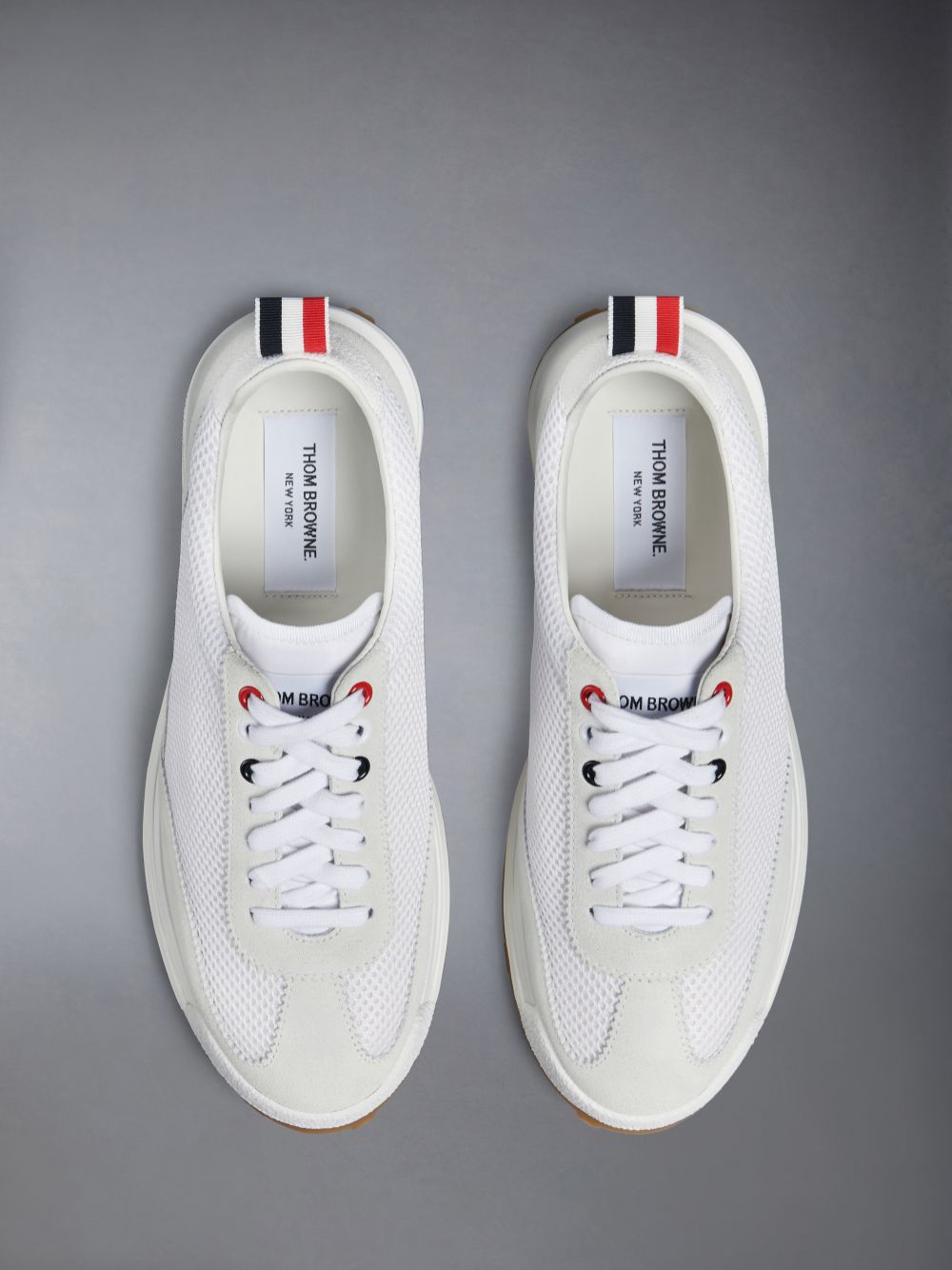 Thom Browne White Nylon Tech Runner レディース スニーカー 白 | LJU40O14931