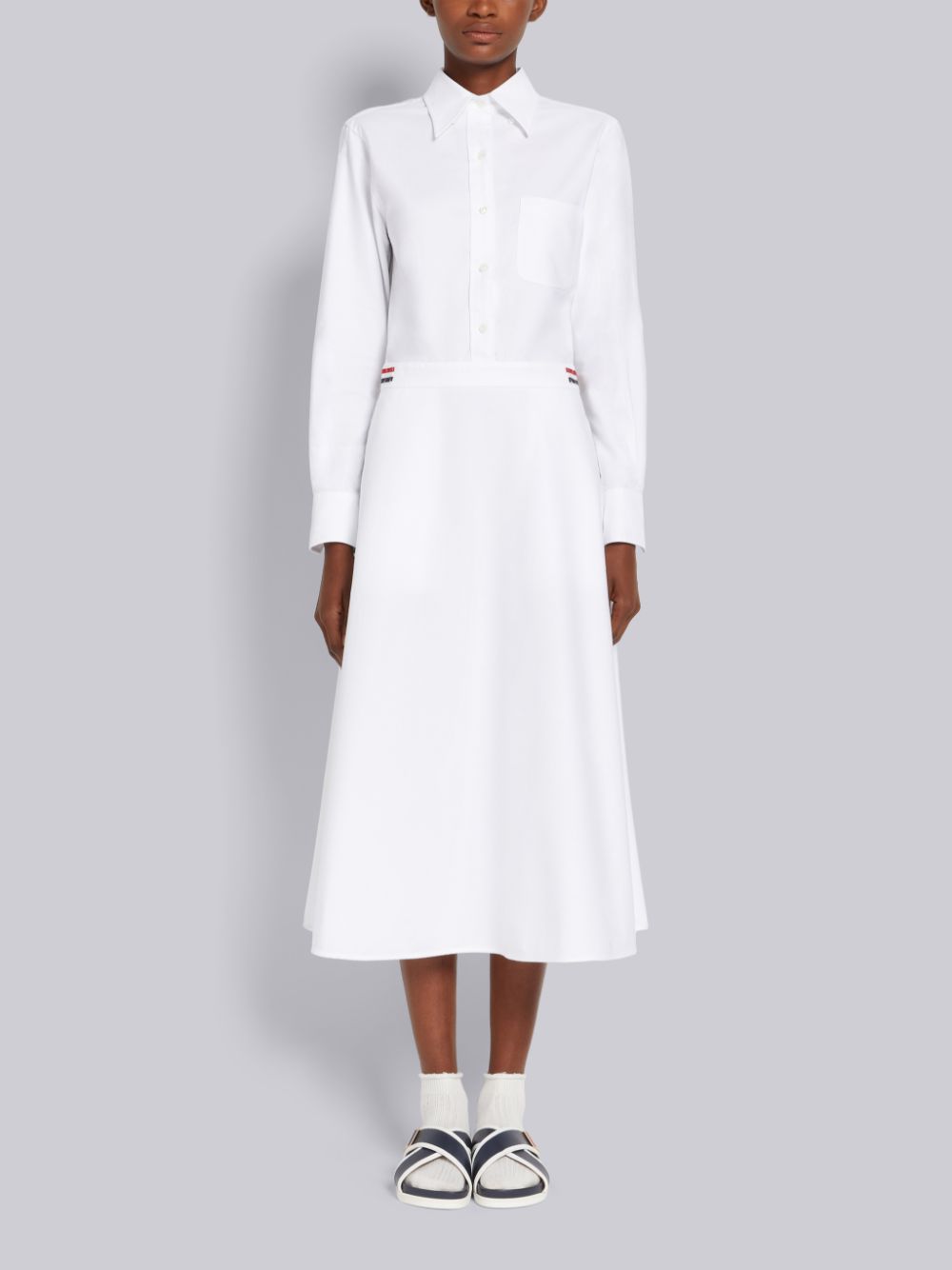 Thom Browne White Oxford High Waisted A-Line Below The Knee Shirt レディース ワンピース 白 | DMK70M04270