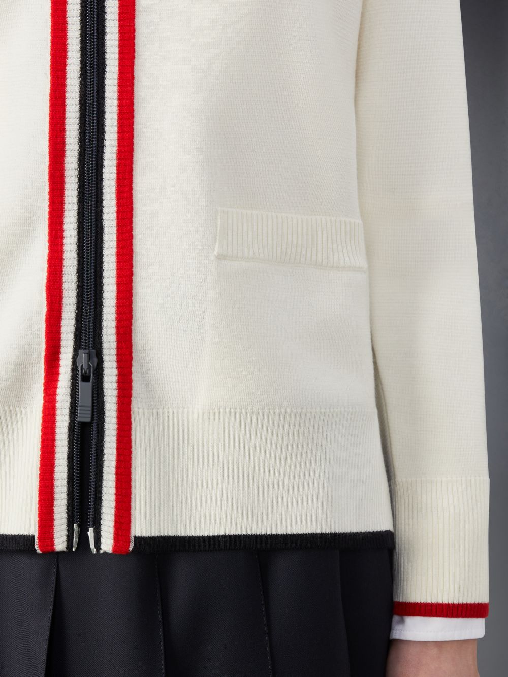 Thom Browne Wool Funnel Neck Full Zip レディース カーディガン 白 | ICG72L70908